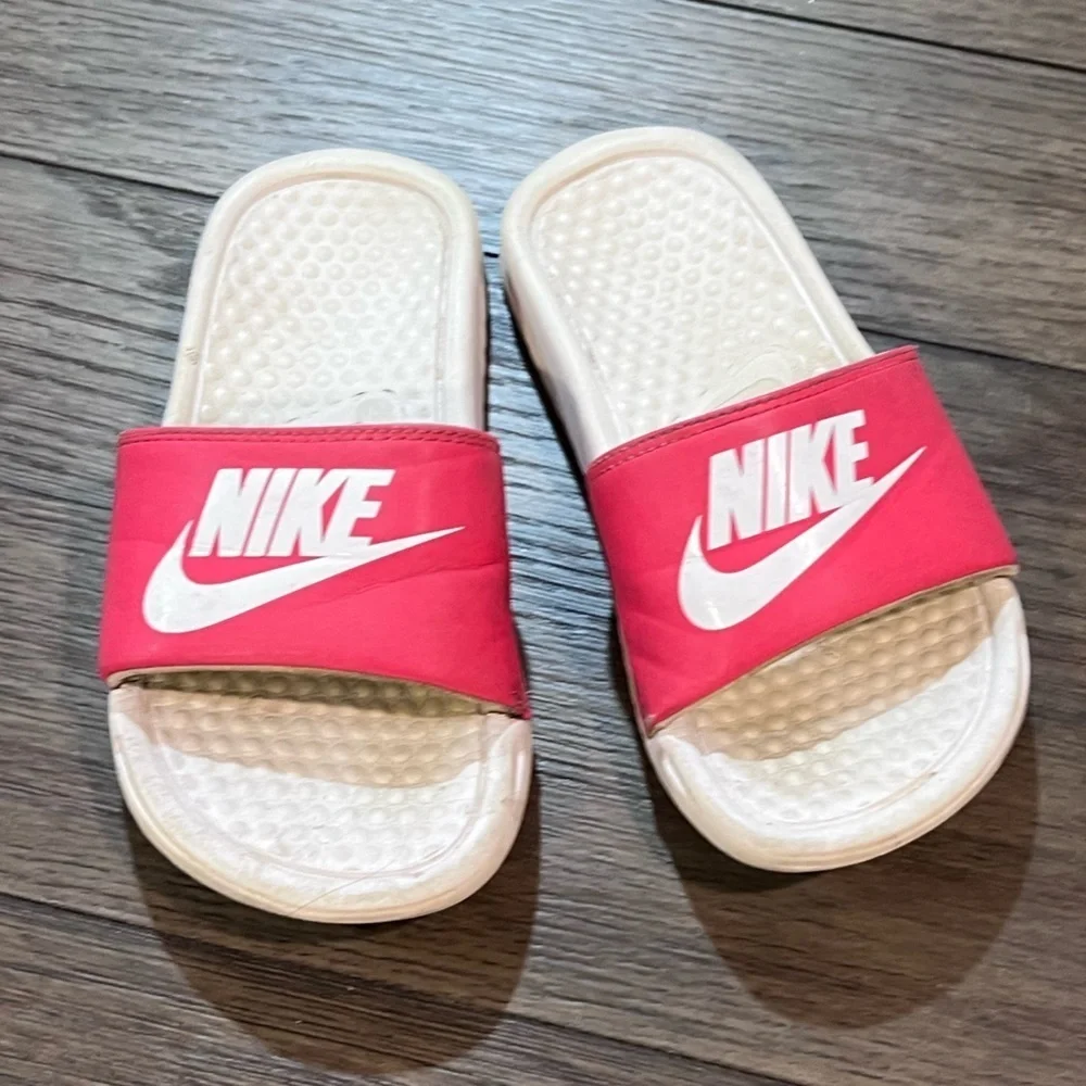 Nike Slides​​​​